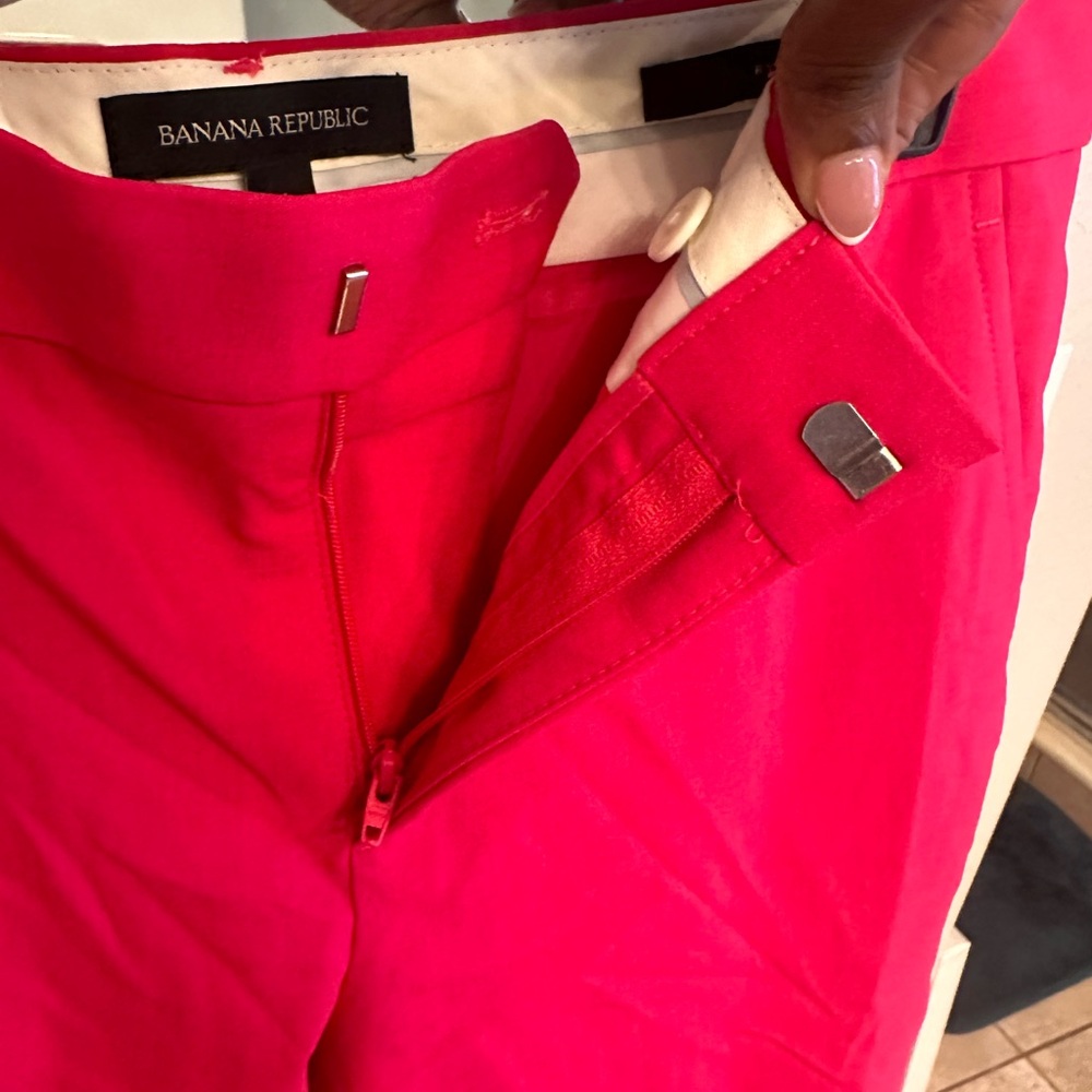 Banana Republic Pants Ryan
Red
4
New With Tags